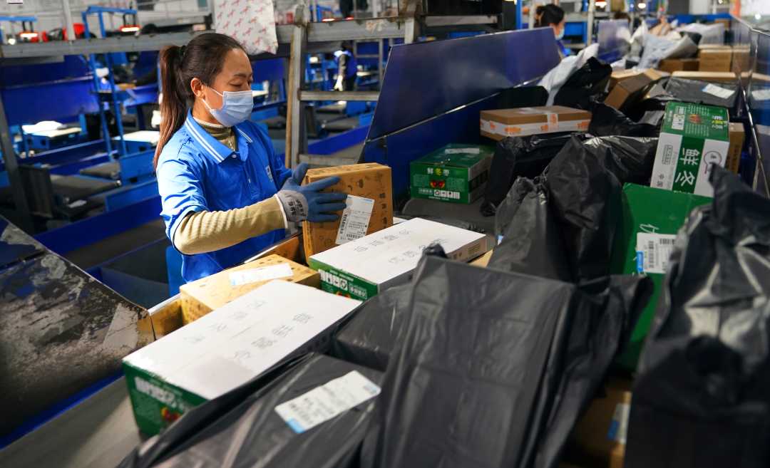 (組圖)箱包消費旺 企業生產忙