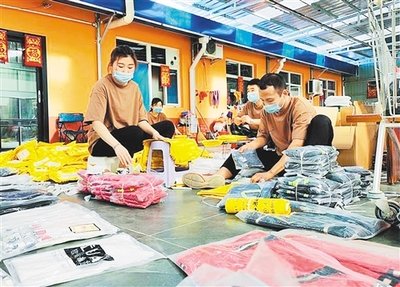 河北保定白溝產業轉型調查:“箱包之都”逆風闖市場