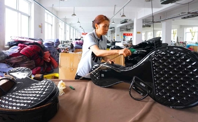 箱包消費旺 企業生產忙